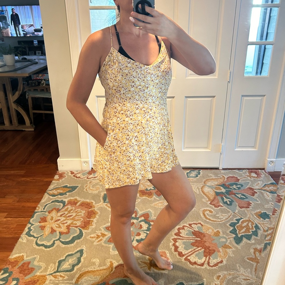 ABERCROMBIE & FITCH Bow Back Yellow Floral Romper  shorts Size: XL - Picture 14 of 14